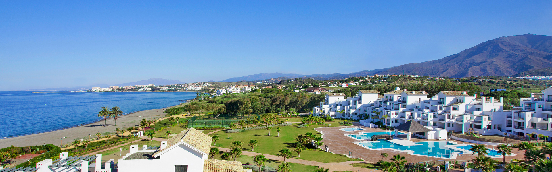 Нерухомість в Естепоні, Іспанія — квартири, вілли та житло біля моря