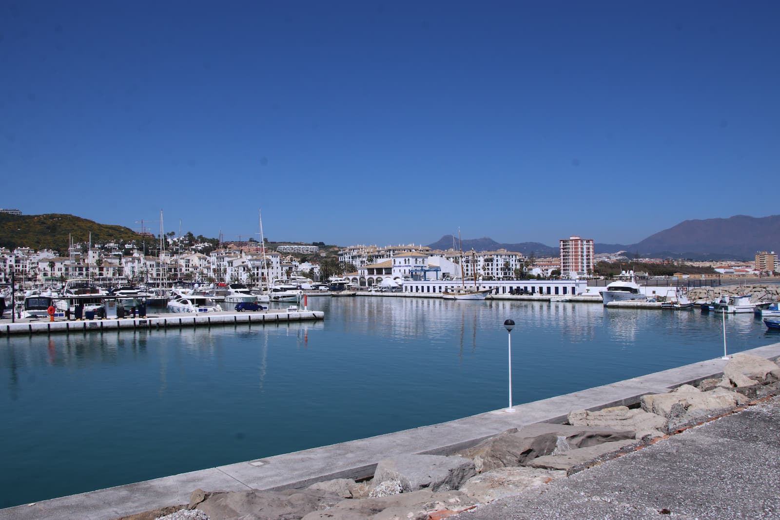 Купить недвижимость в Манильва на Коста-дель-Соль с видом на море