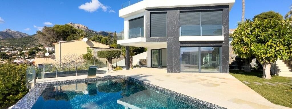 Вилла у моря в Кальпе на продажу в Испании (Коста Бланка — Calpe)