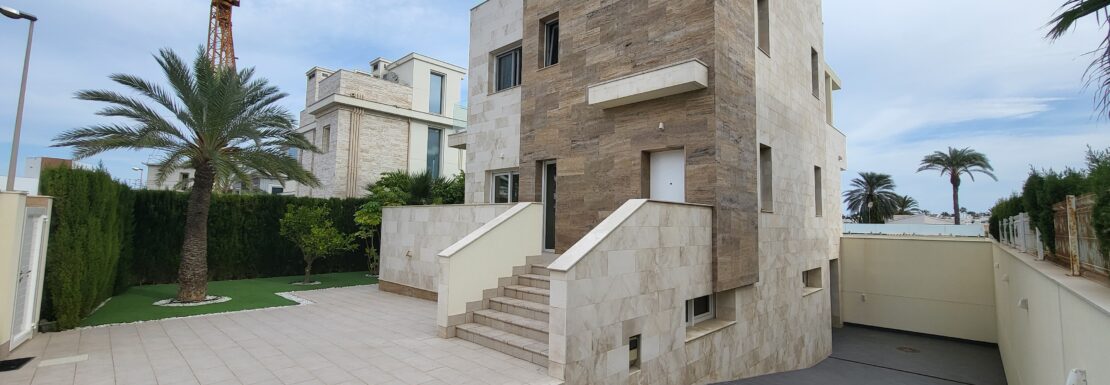 Вилла в Ла-Зении на продажу в Испании (Коста Бланка — Ориуэла Коста — La Zenia)