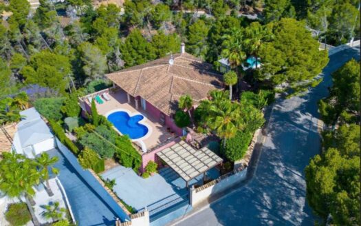 Дом в Альтее на продажу в Испании (Коста Бланка — Альтеа — Altea)