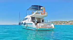 Rent a Motorboat Azimut 36 on Mallorca