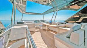 Rent a Motorboat Monte 66 on Mallorca