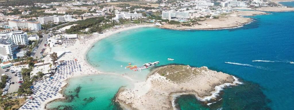 Отель в Айя Напа на Кипре на продажу (Республика Кипр, Паралимни — Ayia Napa, Cyprus)
