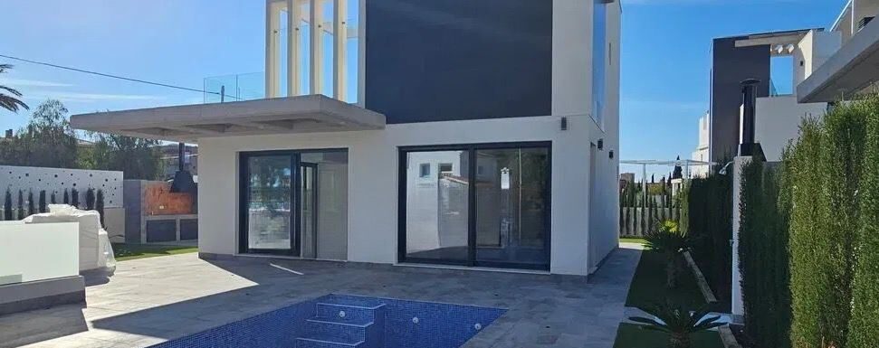 Вилла в Playa Muchavista на продажу в Испании (Коста Бланка — Эль-Кампельо — El Campello)