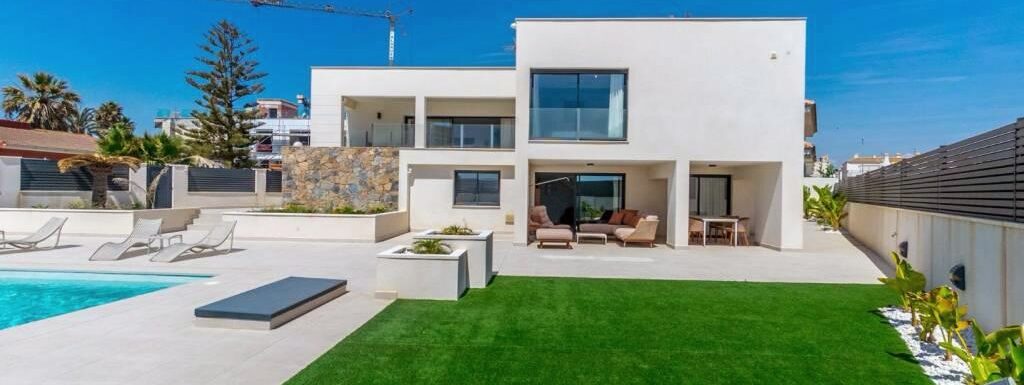 Вилла в городе Торревьеха на продажу в Испании (Коста Бланка — Torrevieja)