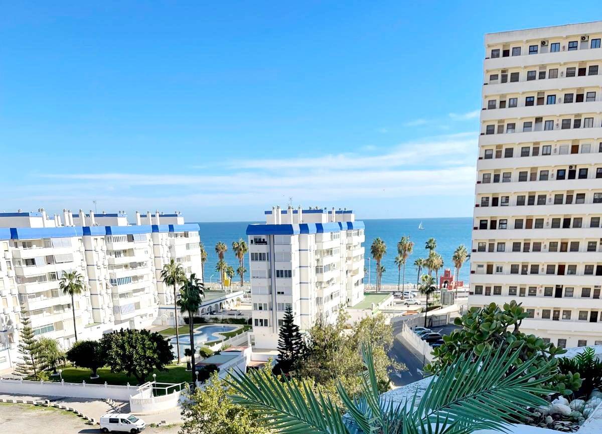 Квартира у Бенальмадені біля моря на продаж в Іспанії (Коста-дель-Соль — Бенальмадена — Benalmadena)